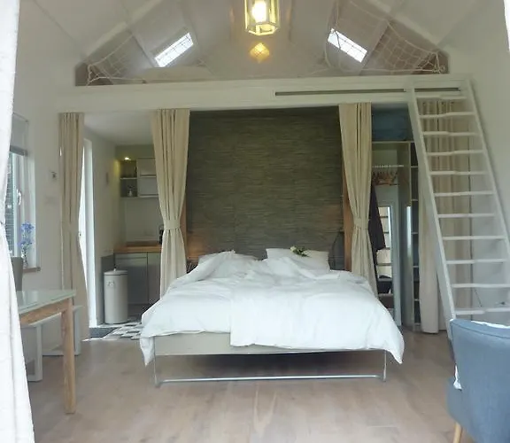 B&B Bloom Bed & Breakfast